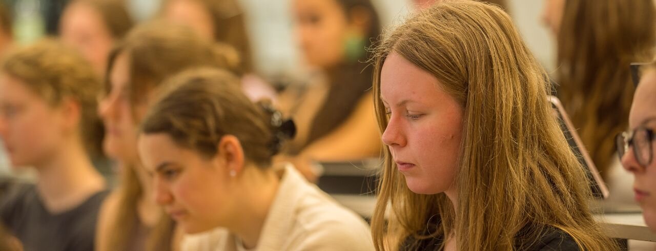 Studierende in einer Vorlesung an der KH Freiburg