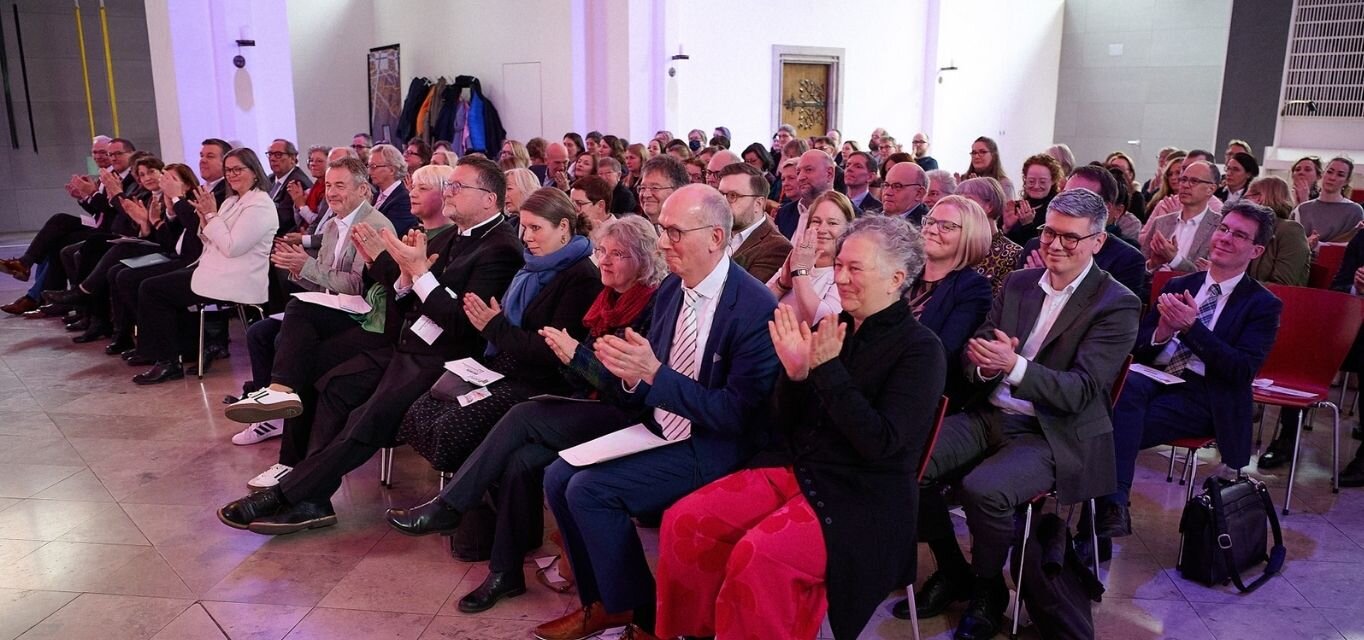Eröffnung Promotionszentrum Publikum Nahaufnahme